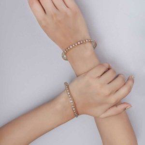 Joy Round Cut Diamond Bangle